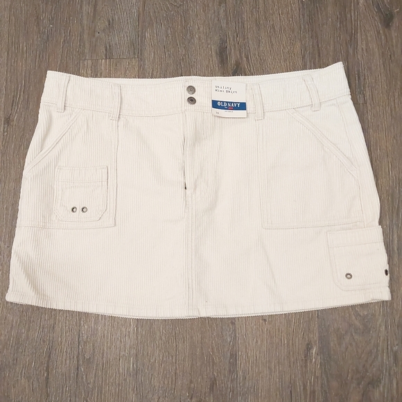 Old Navy Dresses & Skirts - Old Navy White Utility Mini Skirt Women's Size 16 Reissue - Brand New Tags
